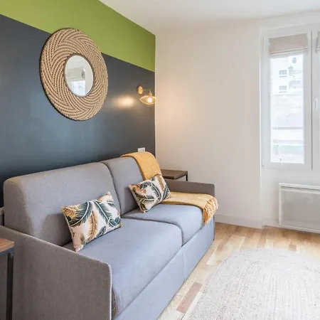 Cosy In The Heart Of Belleville 6p2bedroom Apartment Paris