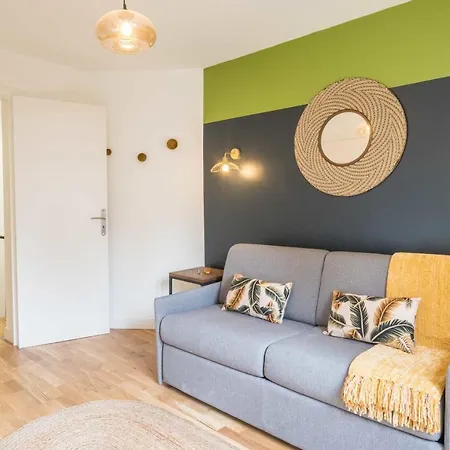 Cosy In The Heart Of Belleville 6p2bedroom Apartment Paris